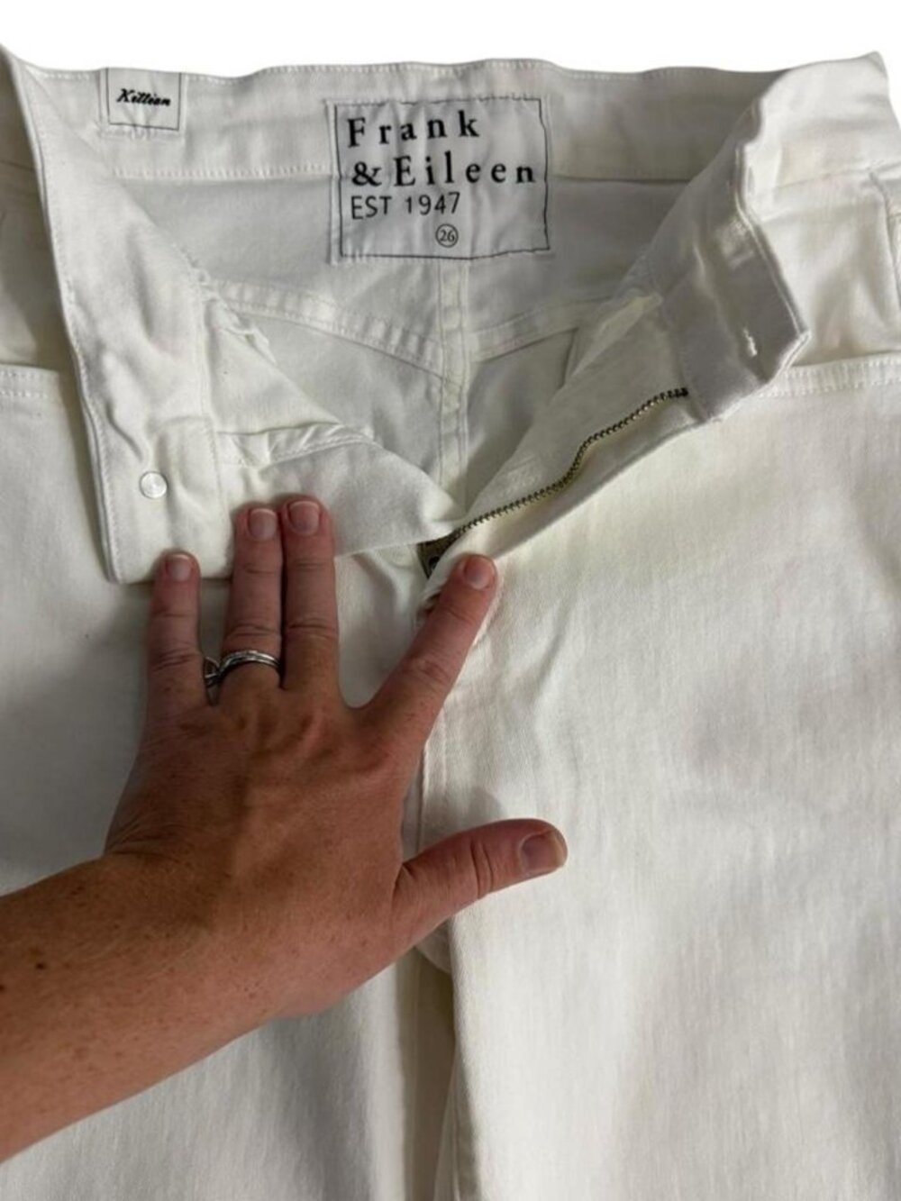 Frank & Eileen Killian Crop Flare Jean In White, Size 26